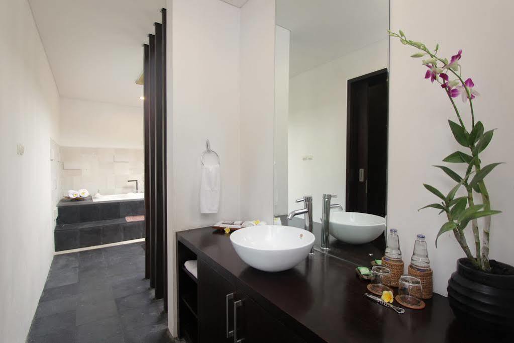 The Adnyana Villas & Spa Denpasar  Exterior photo
